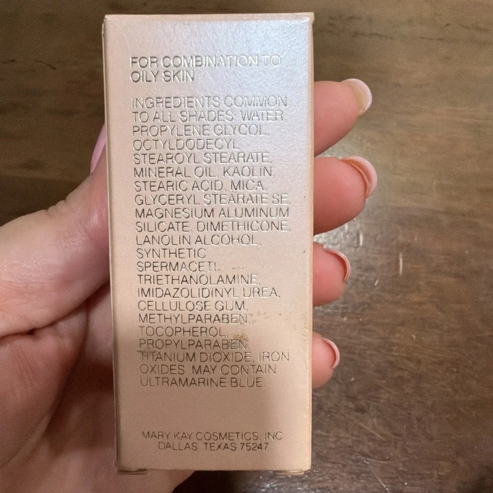 Vintage Mary Kay Day Radiance Foundation 0239 Suntan Beige Formula 2